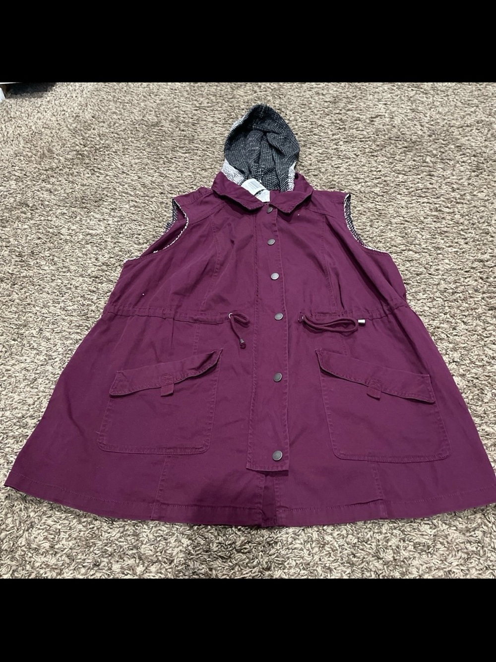 Torrid NWT utility vest with hood size 0/large